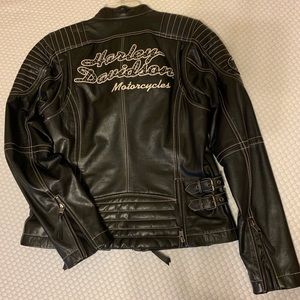 Harley Davidson 100% genuine leather jacket. SZ S